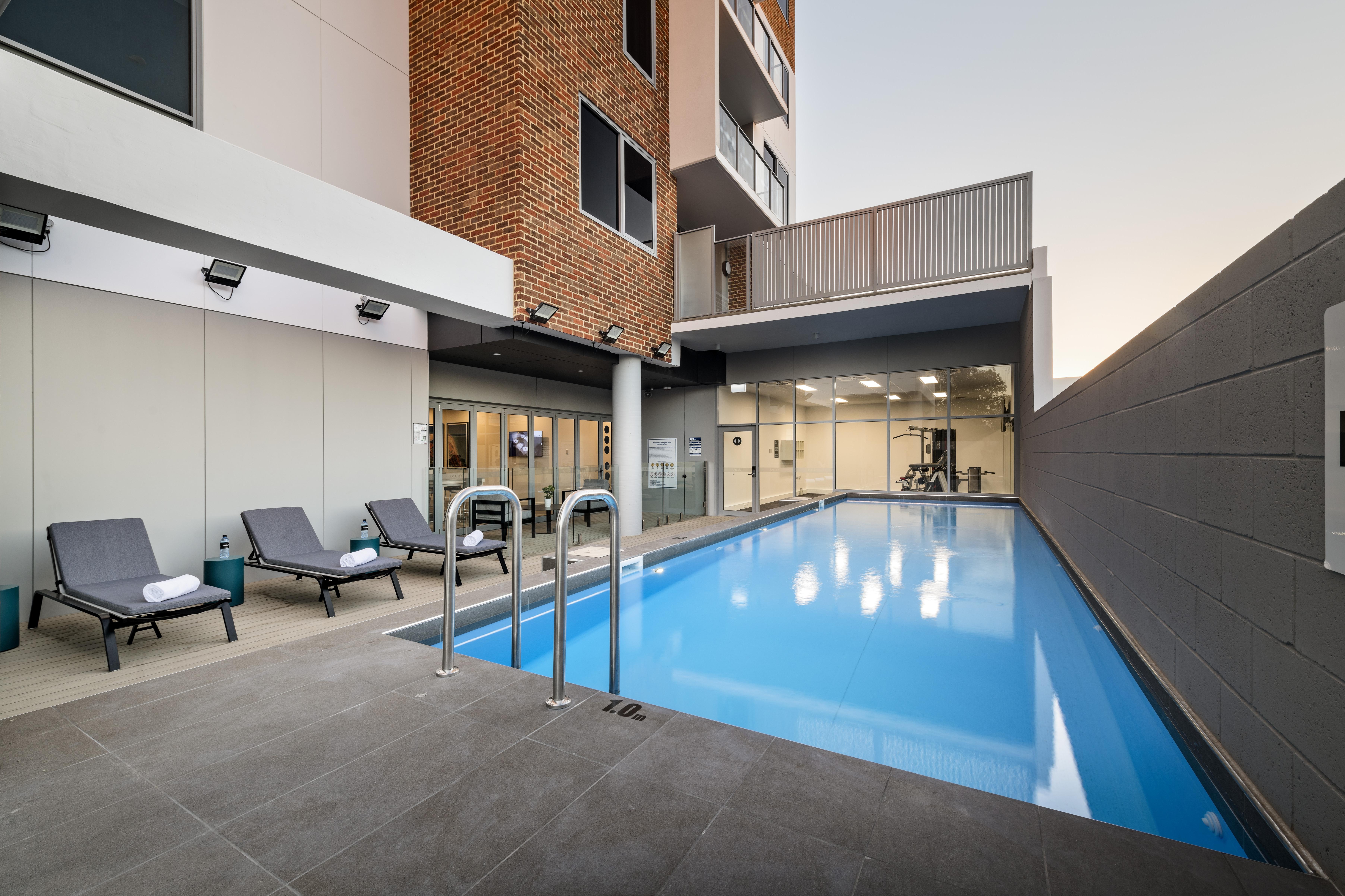 Quest Midland Aparthotel Buitenkant foto